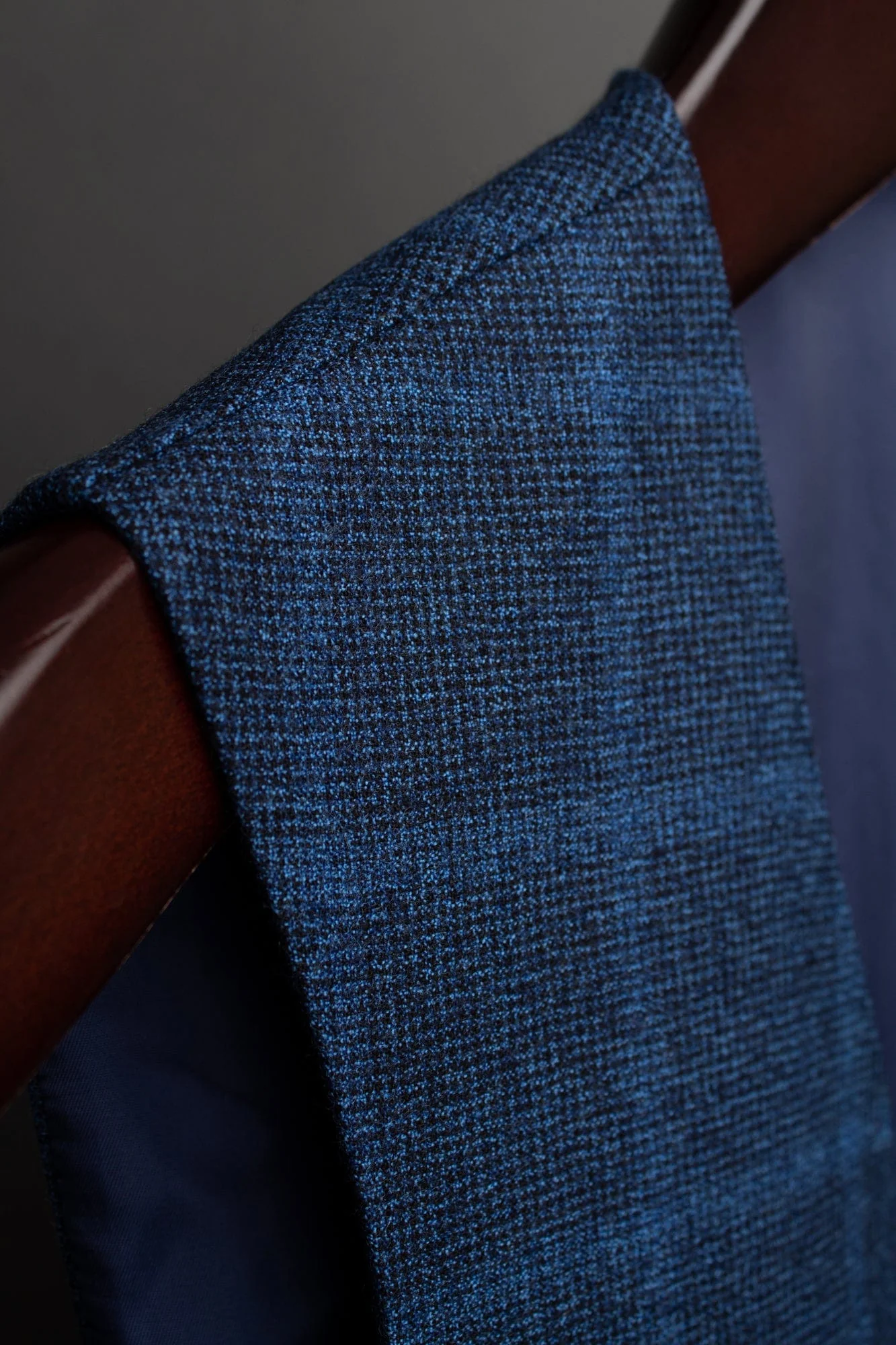 Textured 4-Season Super 130s Vest - Image 3